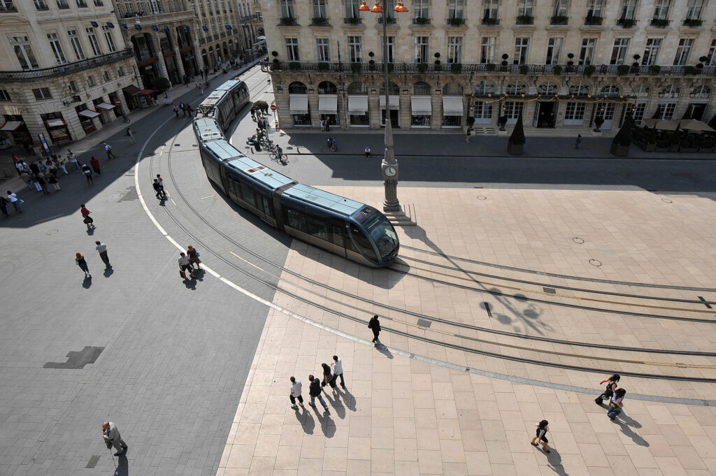 TRAMWAY-DE-BORDEAUX-(33)---PLACE-DE-LA-COMEDIE-B